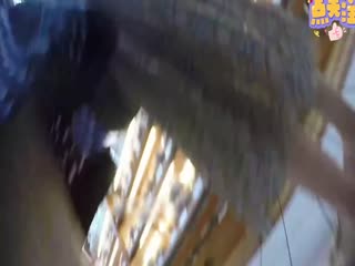 [偷拍] )超市尾随狂拍！年轻美女`]裙底春光全泄露海报